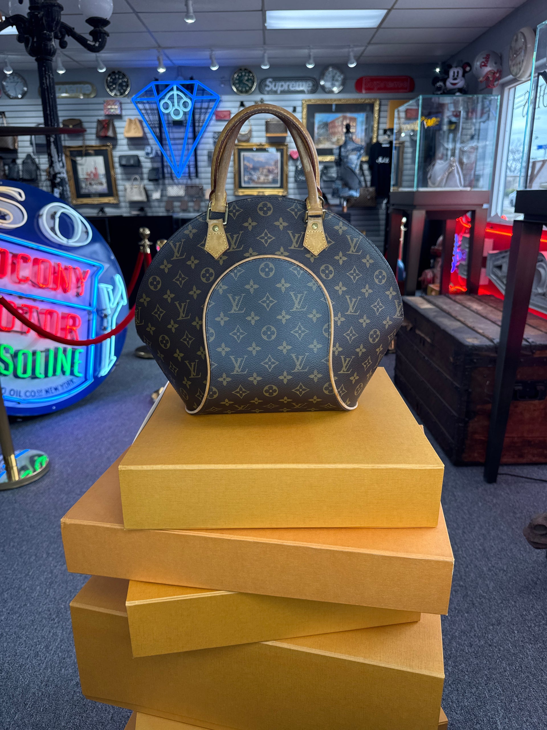 Louis Vuitton Ellipse MM Monogram