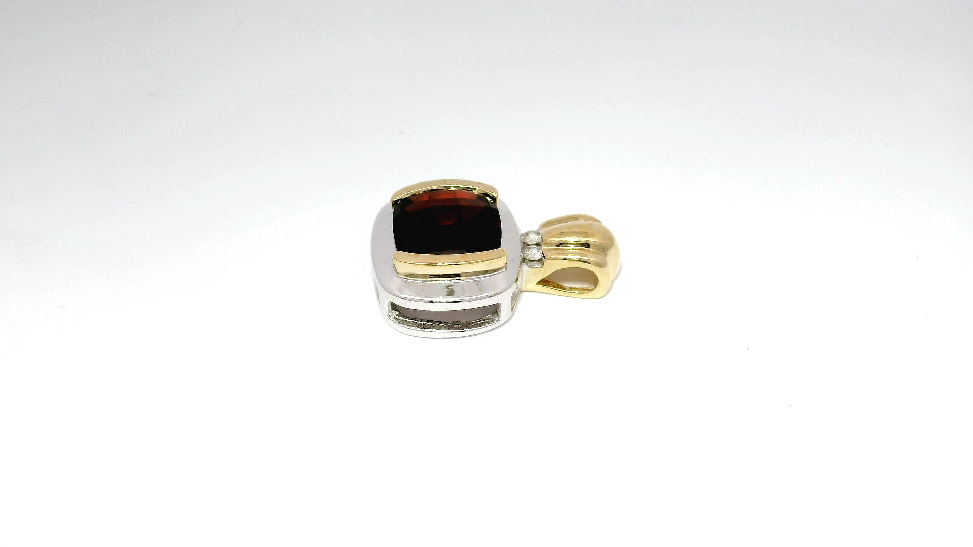 Garnet in 14K Two Tone Pendant Mounting