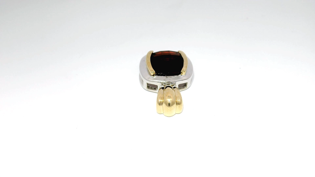 Garnet in 14K Two Tone Pendant Mounting