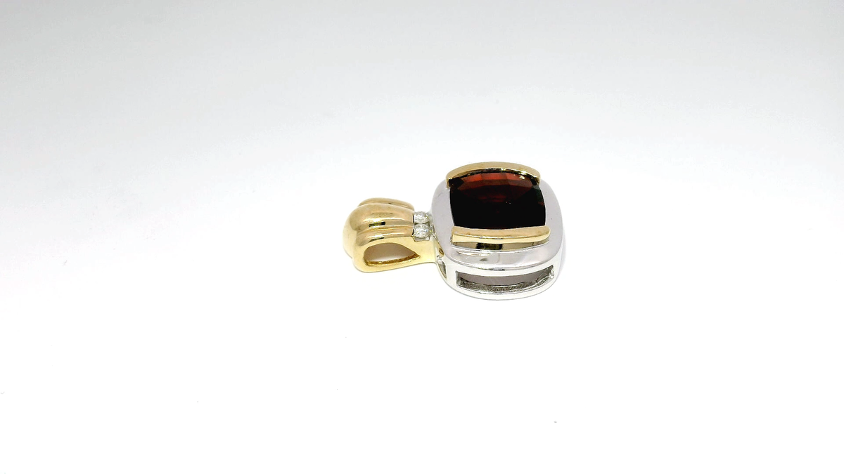 Garnet in 14K Two Tone Pendant Mounting