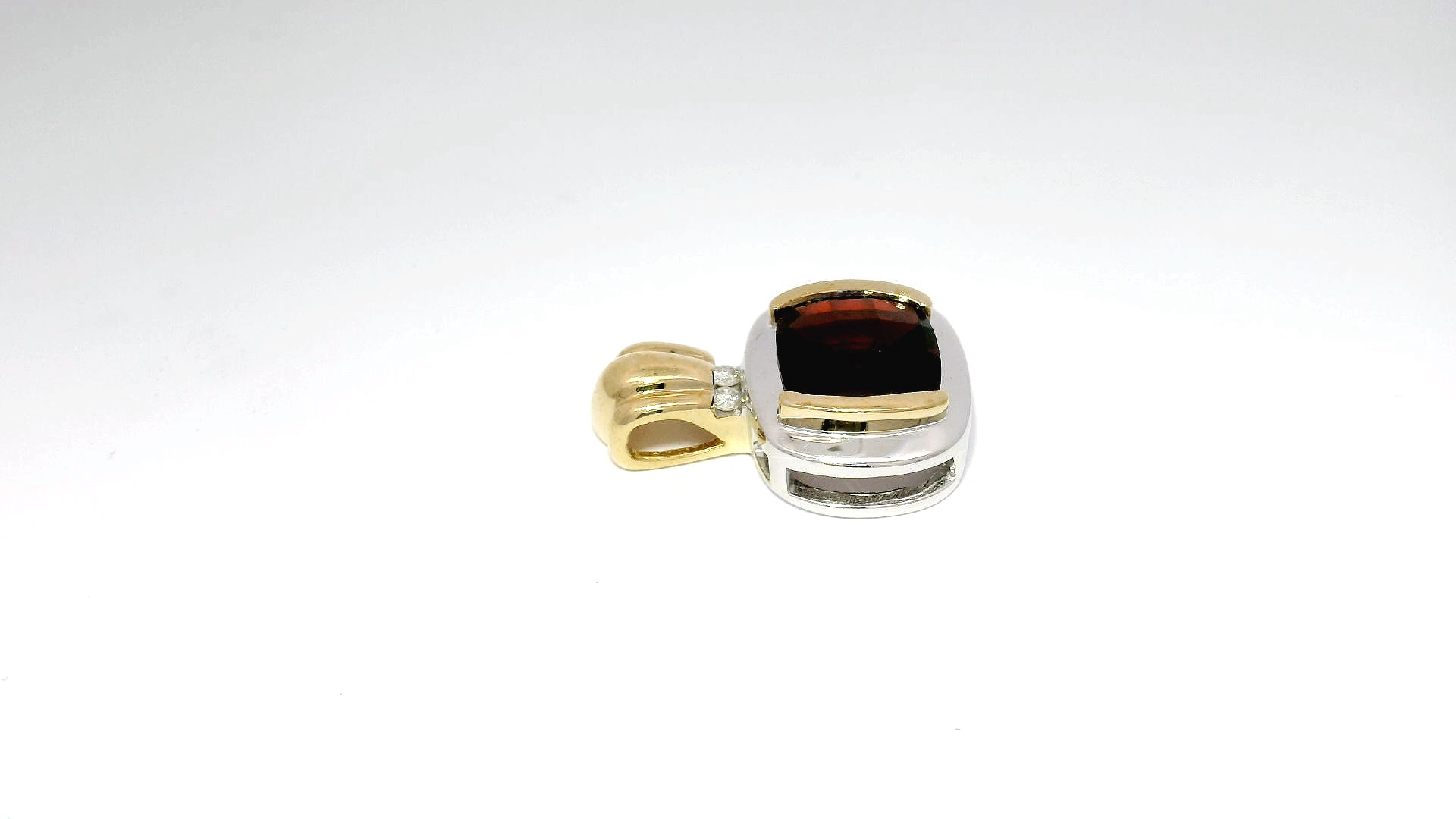 Garnet in 14K Two Tone Pendant Mounting