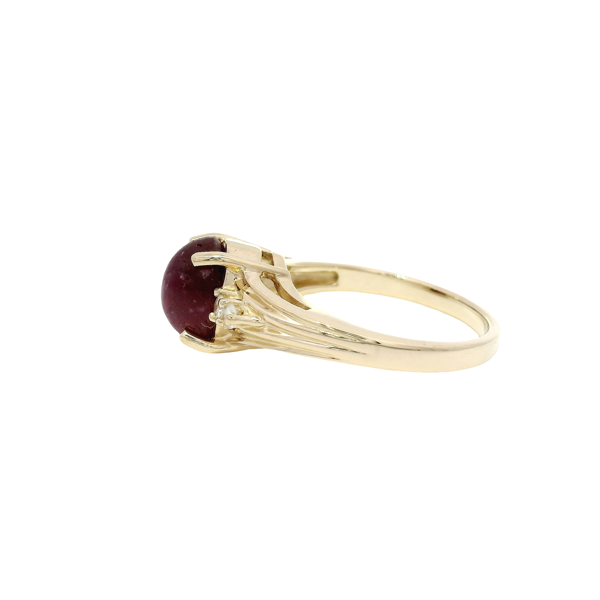 Red Cabachon Ring Set in 14K Yellow Gold