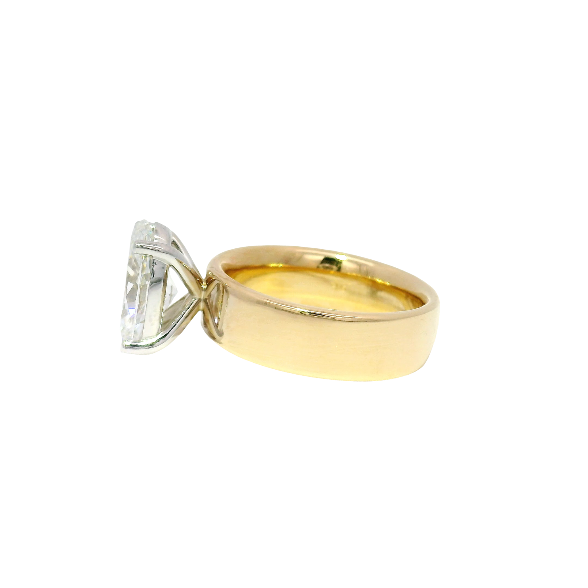 3.08ct. E VVS2 Lab Oval Set in 14K Yellow Gold 6mm Cigar Band Sz 7