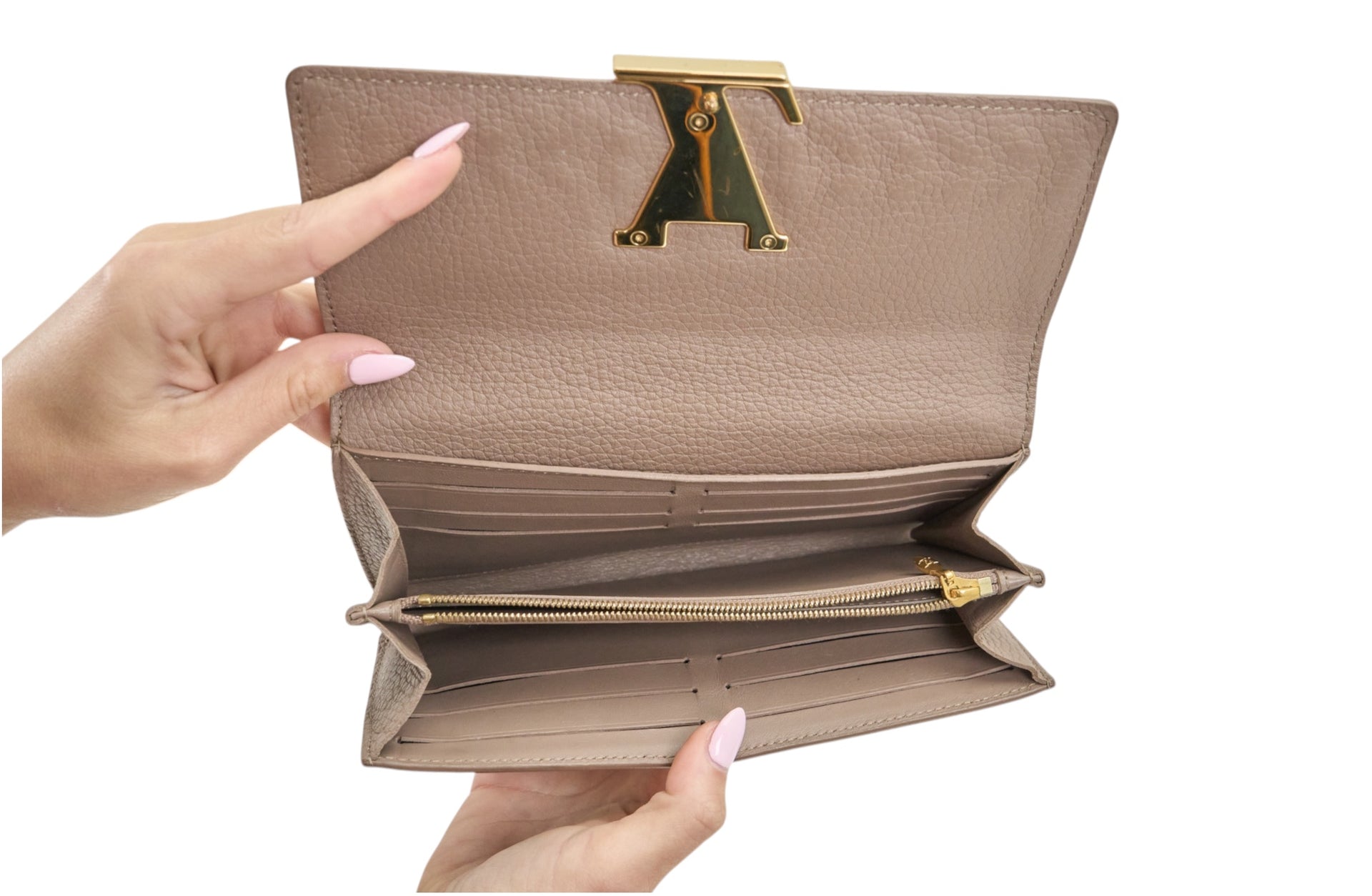 Louis Vuitton Capucines Wallet Taurillon Chevron Taupe
