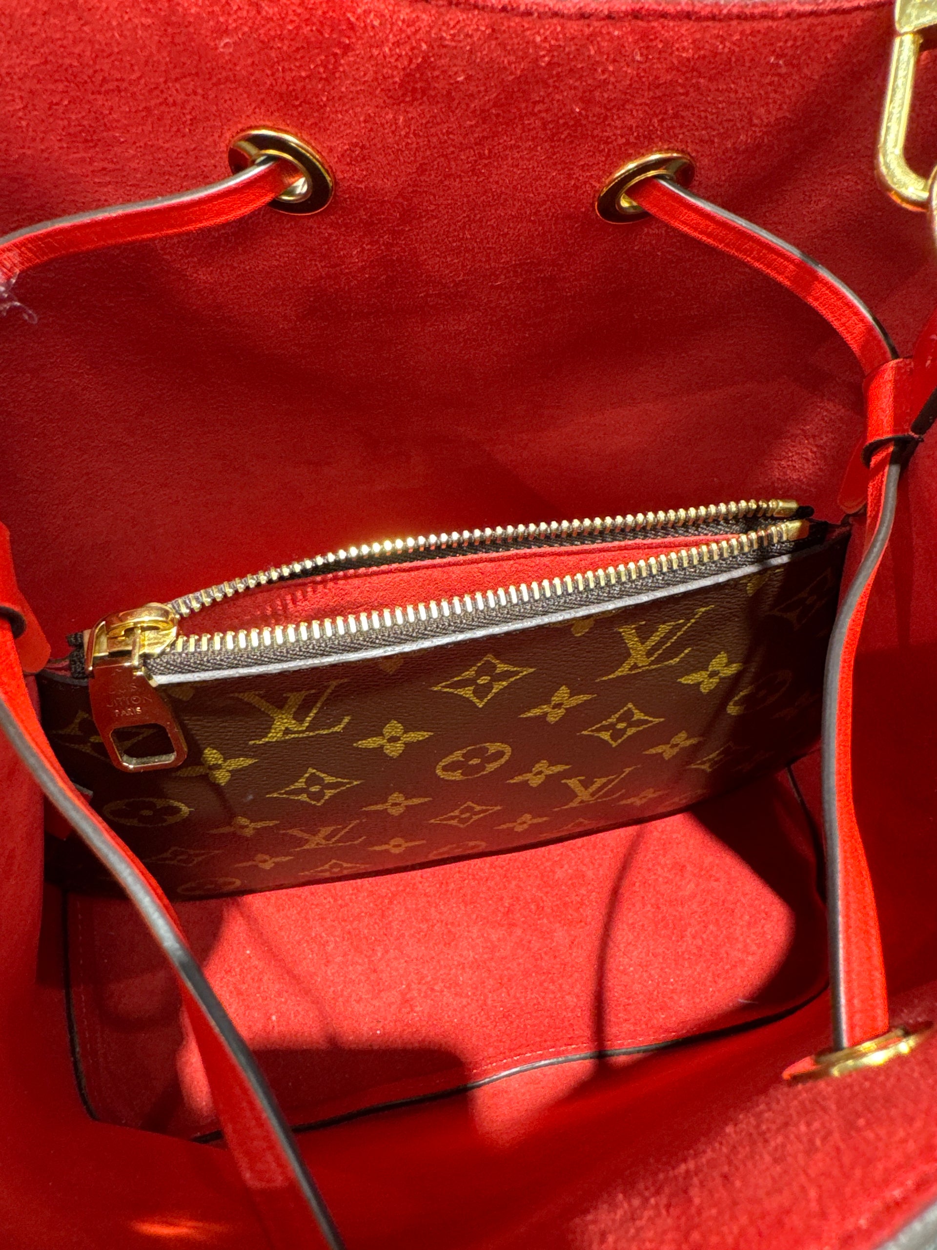 Louis Vuitton Neonoe MM Monogram Coquelicot