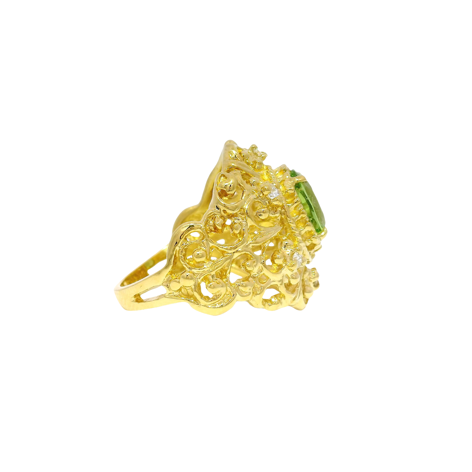 Oval Cut Peridot Set in 18K Filagree Design Fashion Ring