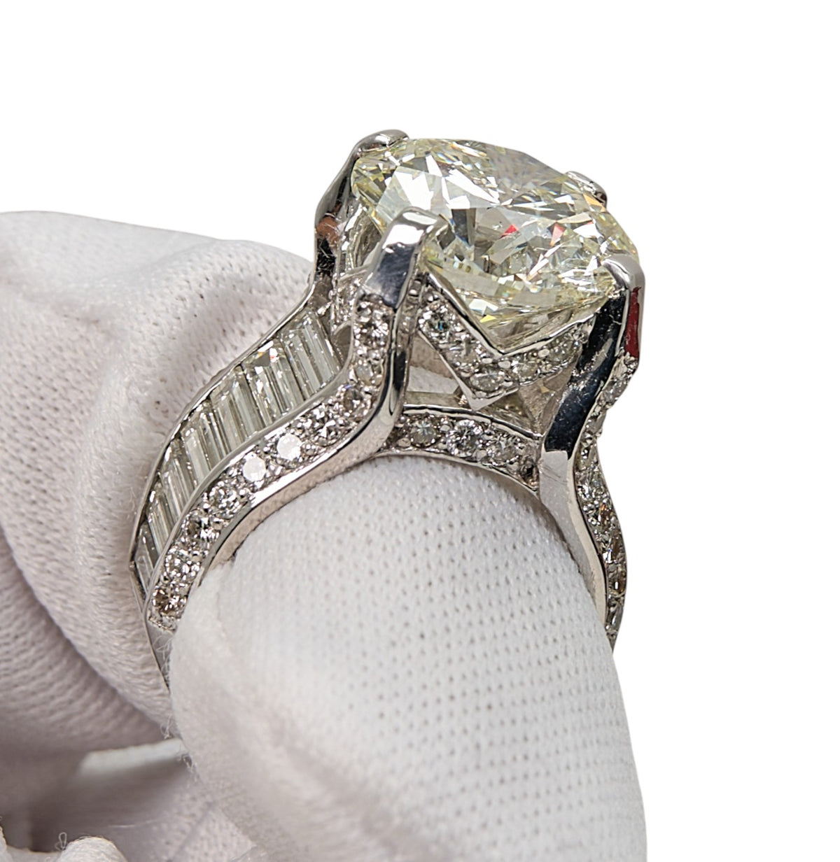 10.05ct K SI2 Natural Round Diamond in 6cttw. Natural Diamond & Platinum Mounting
