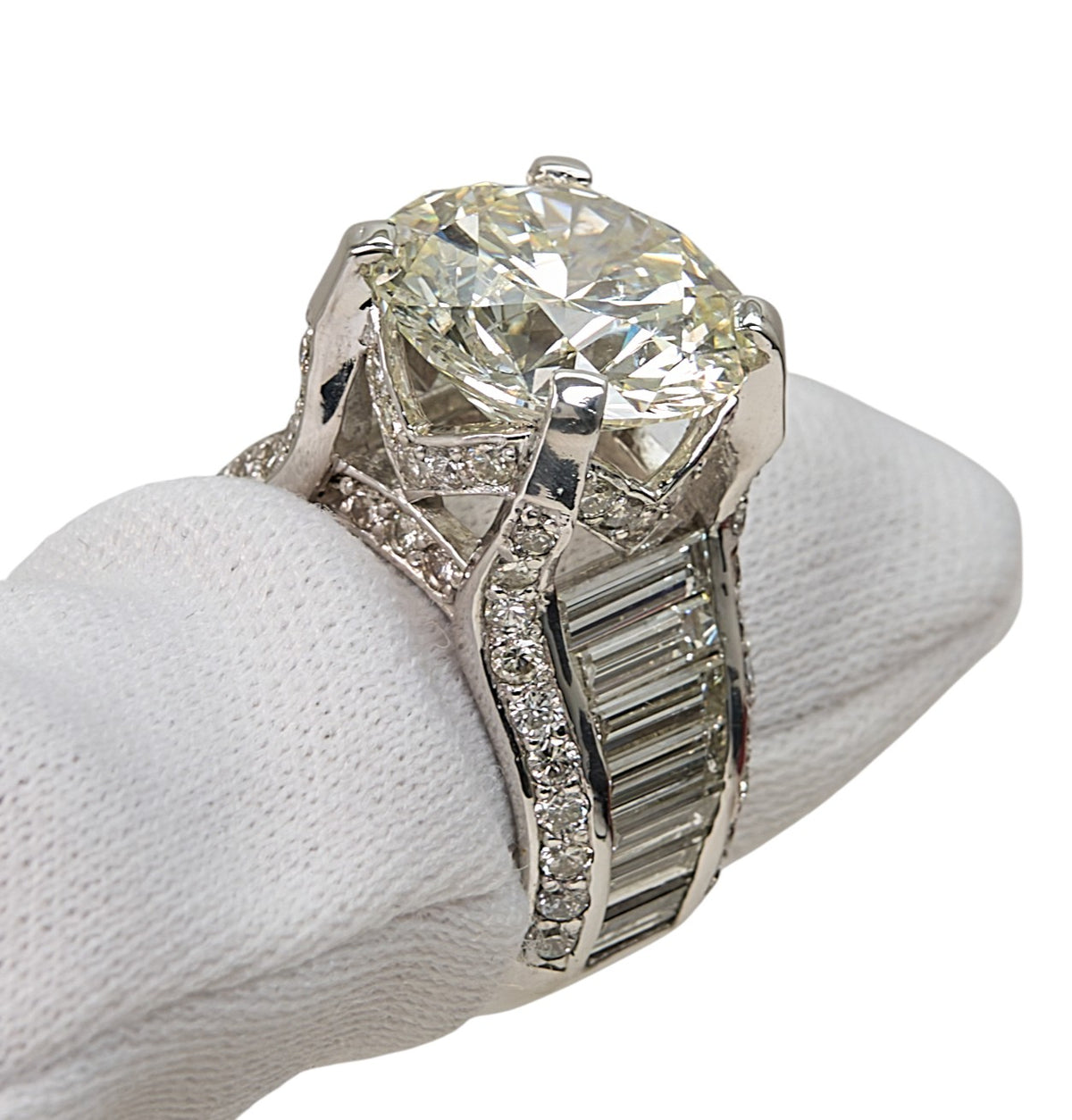 10.05ct K SI2 Natural Round Diamond in 6cttw. Natural Diamond & Platinum Mounting