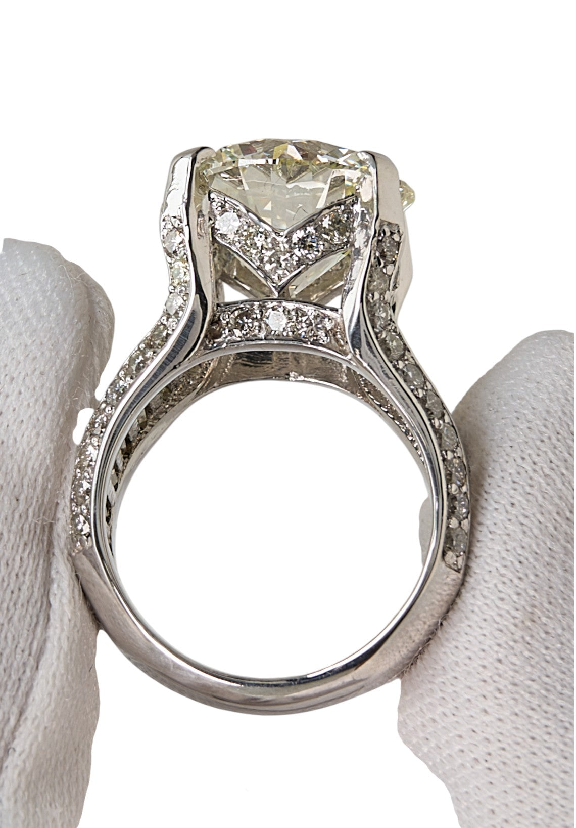10.05ct K SI2 Natural Round Diamond in 6cttw. Natural Diamond & Platinum Mounting