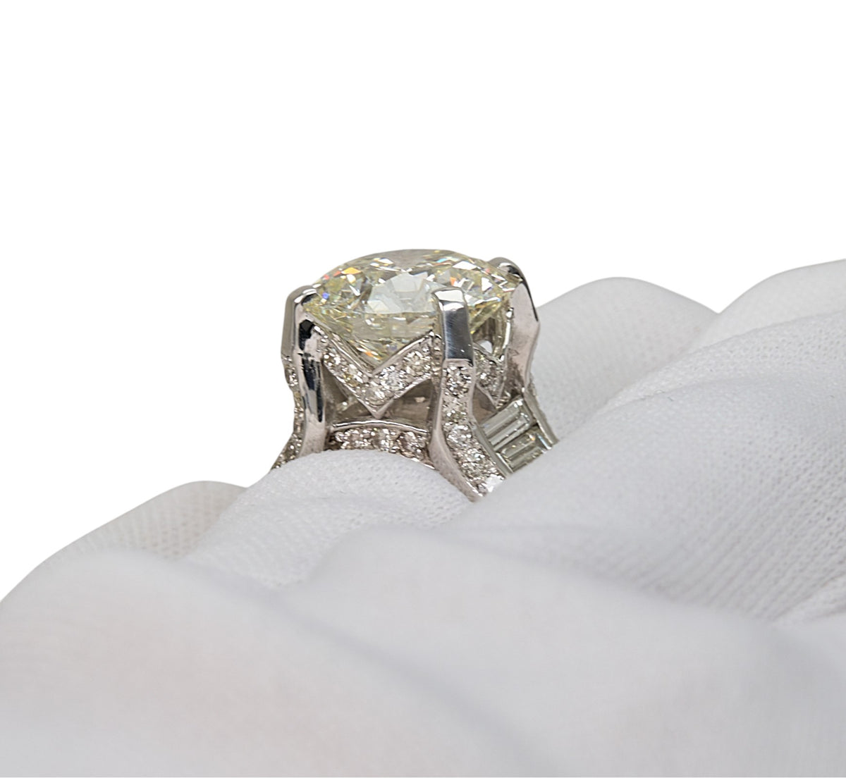 10.05ct K SI2 Natural Round Diamond in 6cttw. Natural Diamond & Platinum Mounting