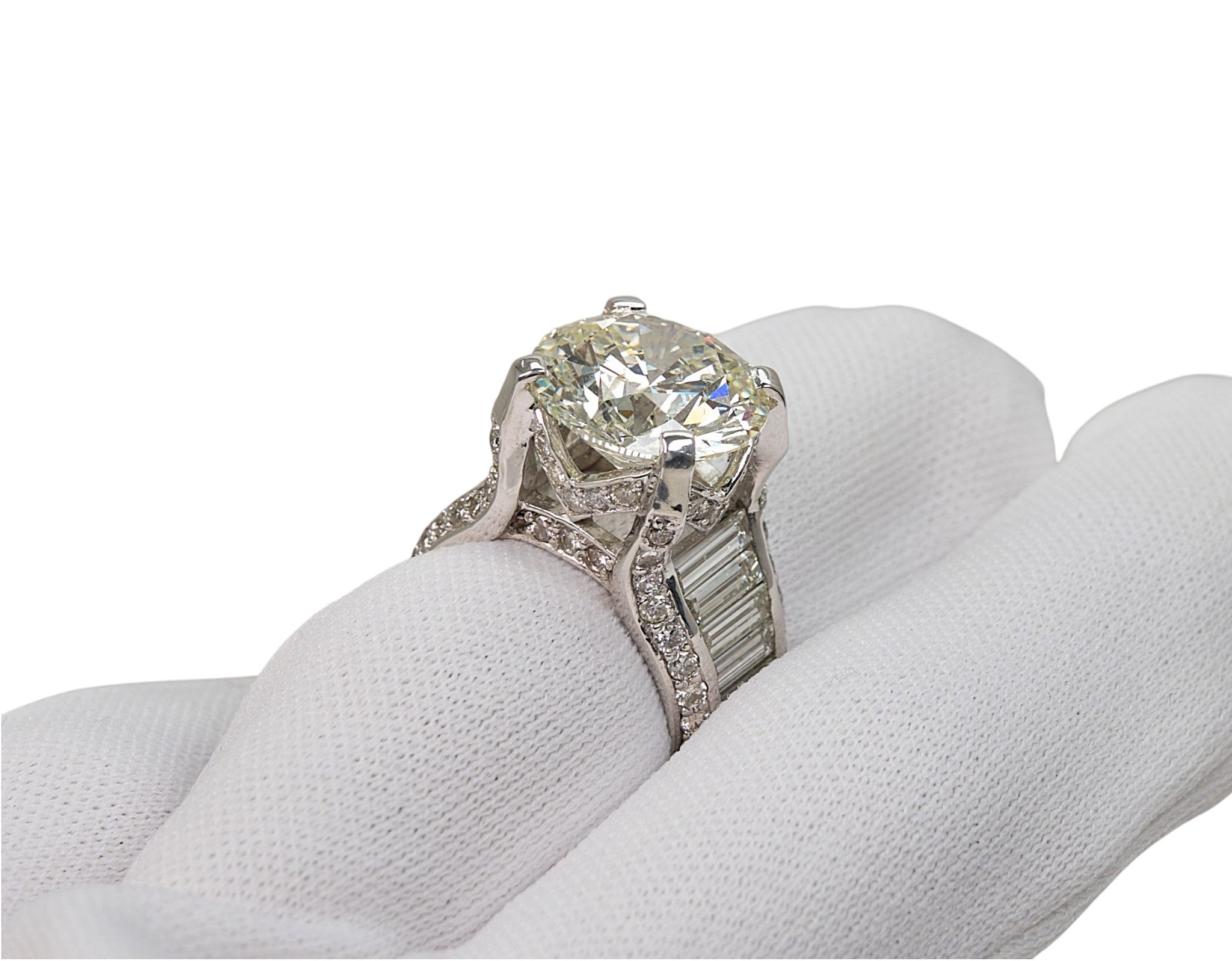 10.05ct K SI2 Natural Round Diamond in 6cttw. Natural Diamond & Platinum Mounting