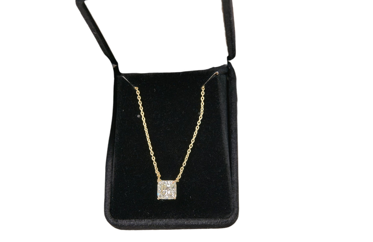 3.04ct. Natural Radiant Cut Diamond in 14K Yellow Gold Mounting