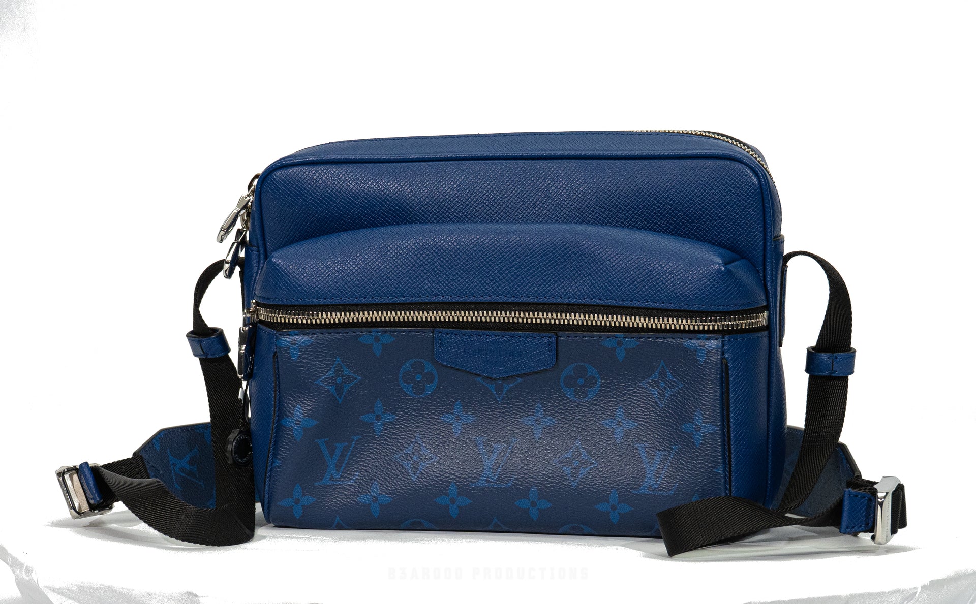 Louis Vuitton Outdoor Messenger Monogram/Taigarama Cobalt