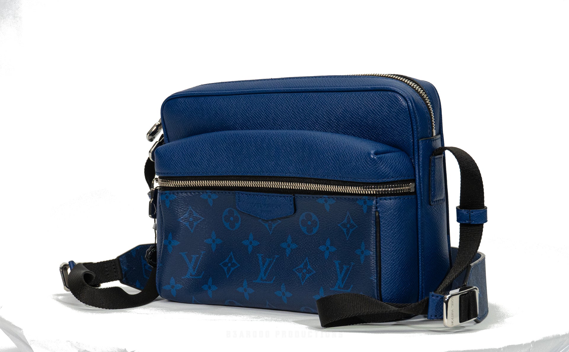 Louis Vuitton Outdoor Messenger Monogram/Taigarama Cobalt