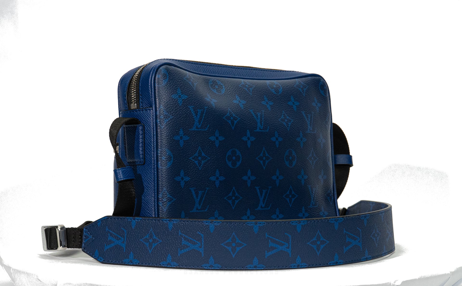 Louis Vuitton Outdoor Messenger Monogram/Taigarama Cobalt