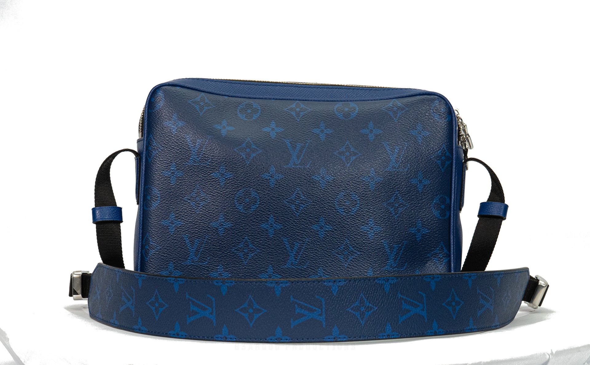 Louis Vuitton Outdoor Messenger Monogram/Taigarama Cobalt
