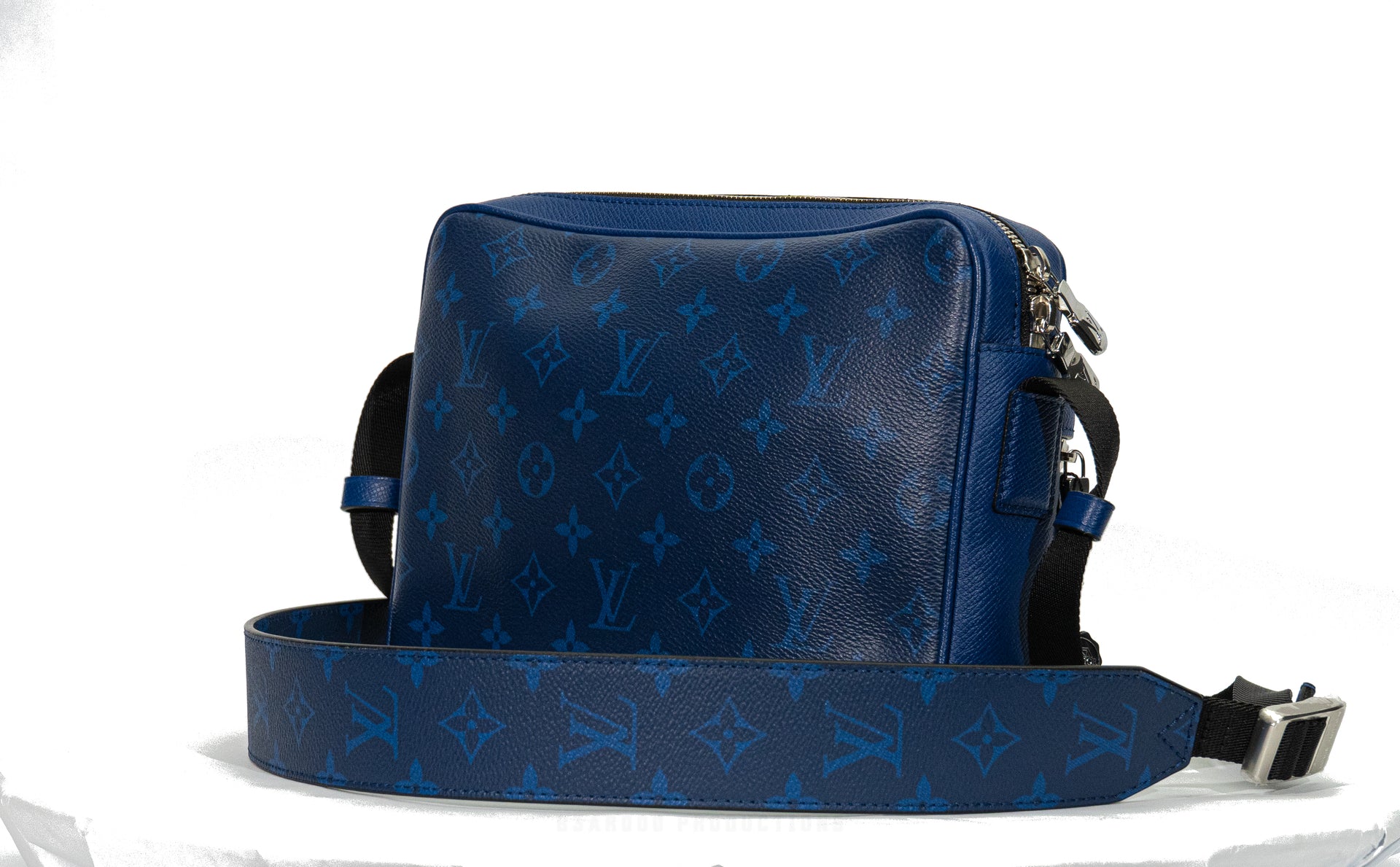 Louis Vuitton Outdoor Messenger Monogram/Taigarama Cobalt