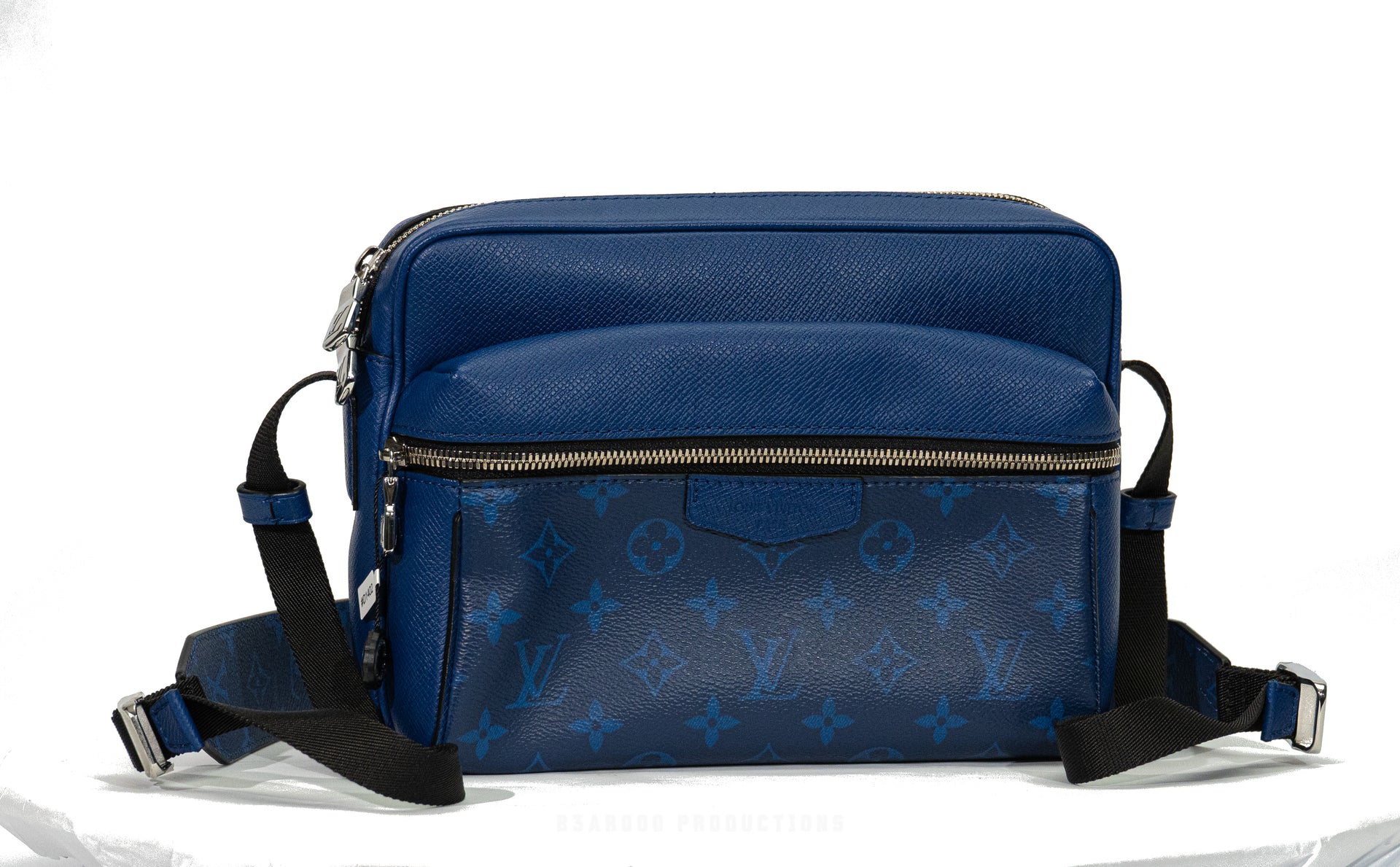 Louis Vuitton Outdoor Messenger Monogram/Taigarama Cobalt