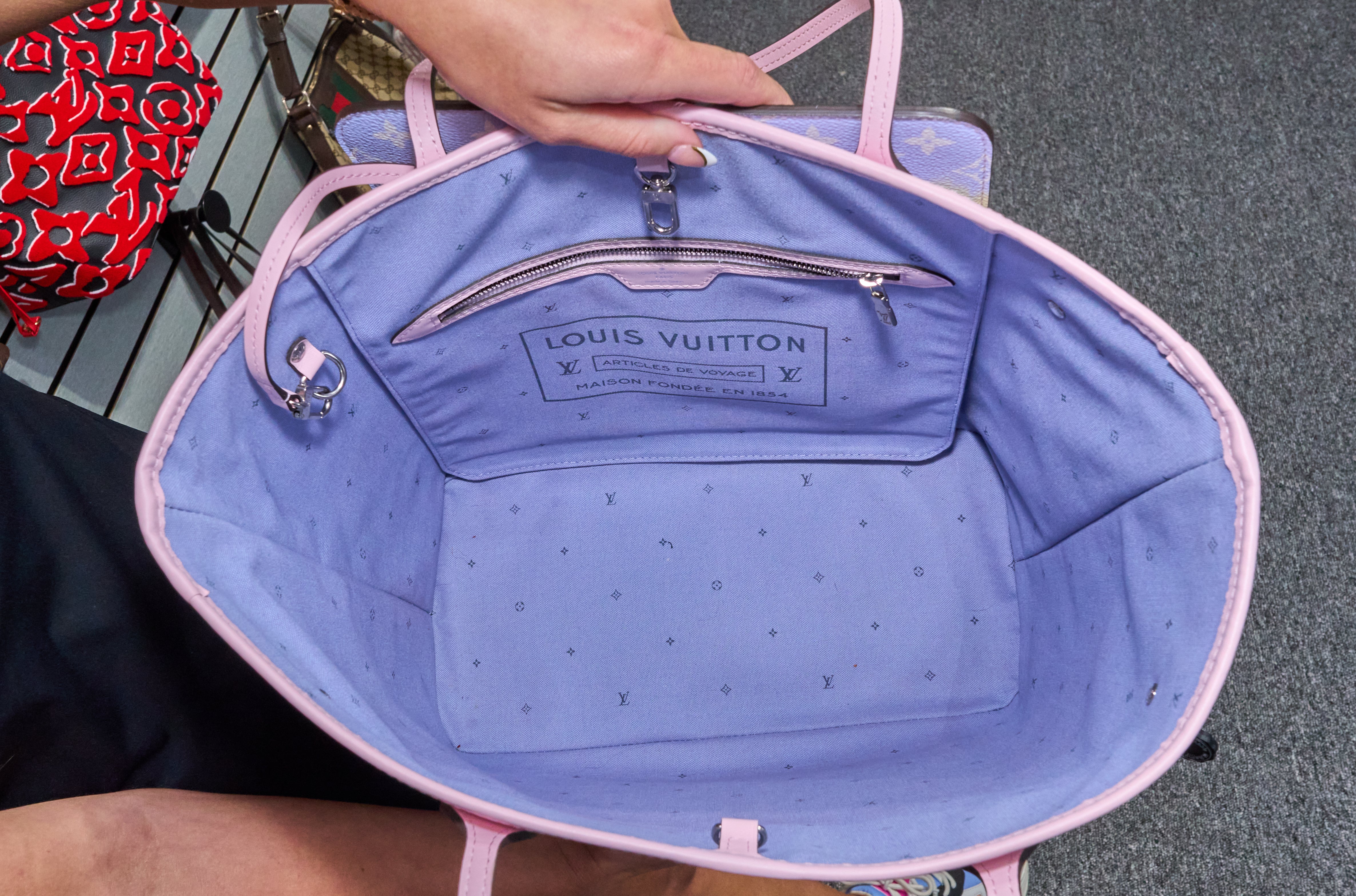 Louis Vuitton Neverfull MM Monogram Giant Escale Pastel