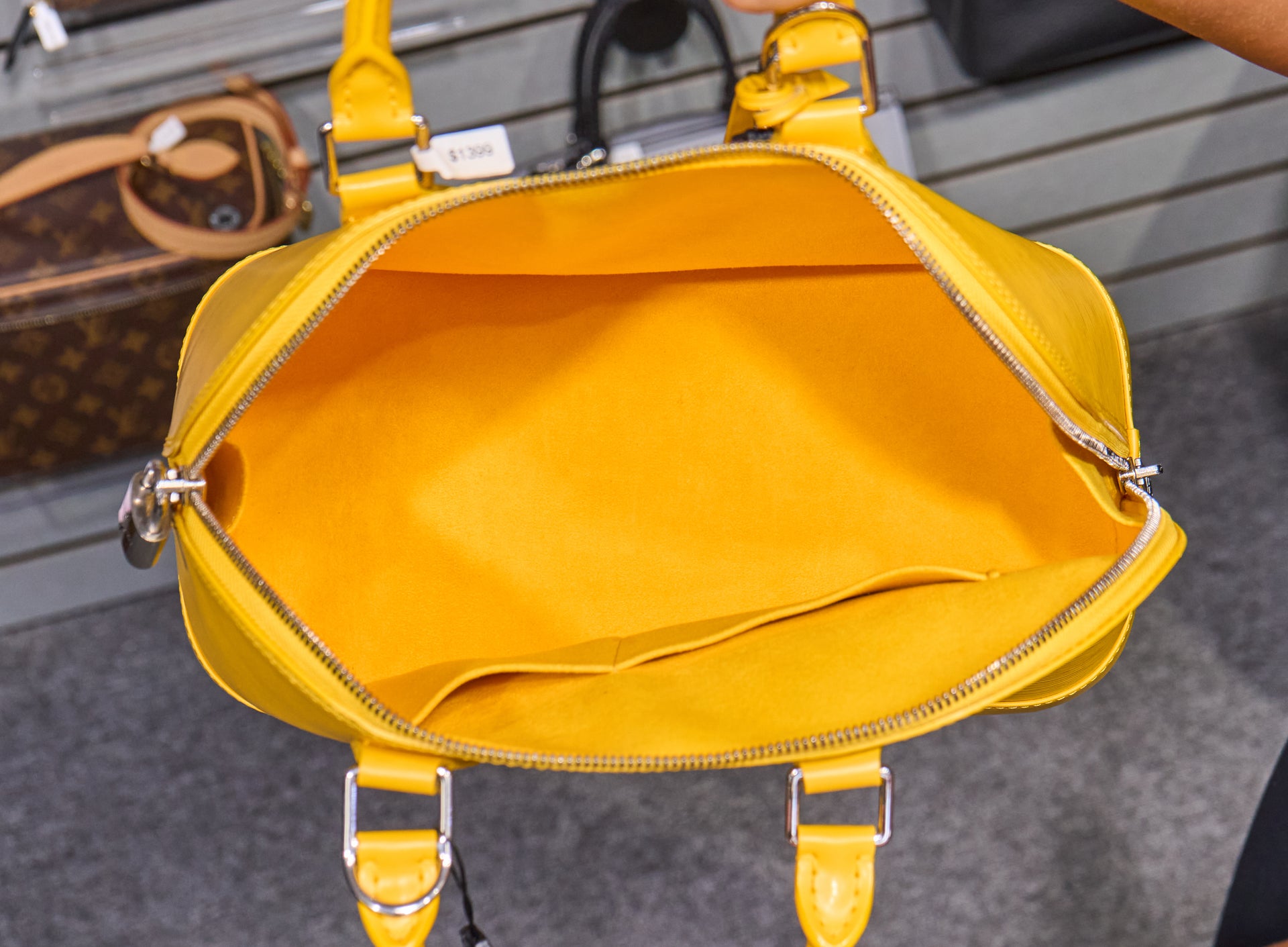 Louis Vuitton Alma PM Epi Citron