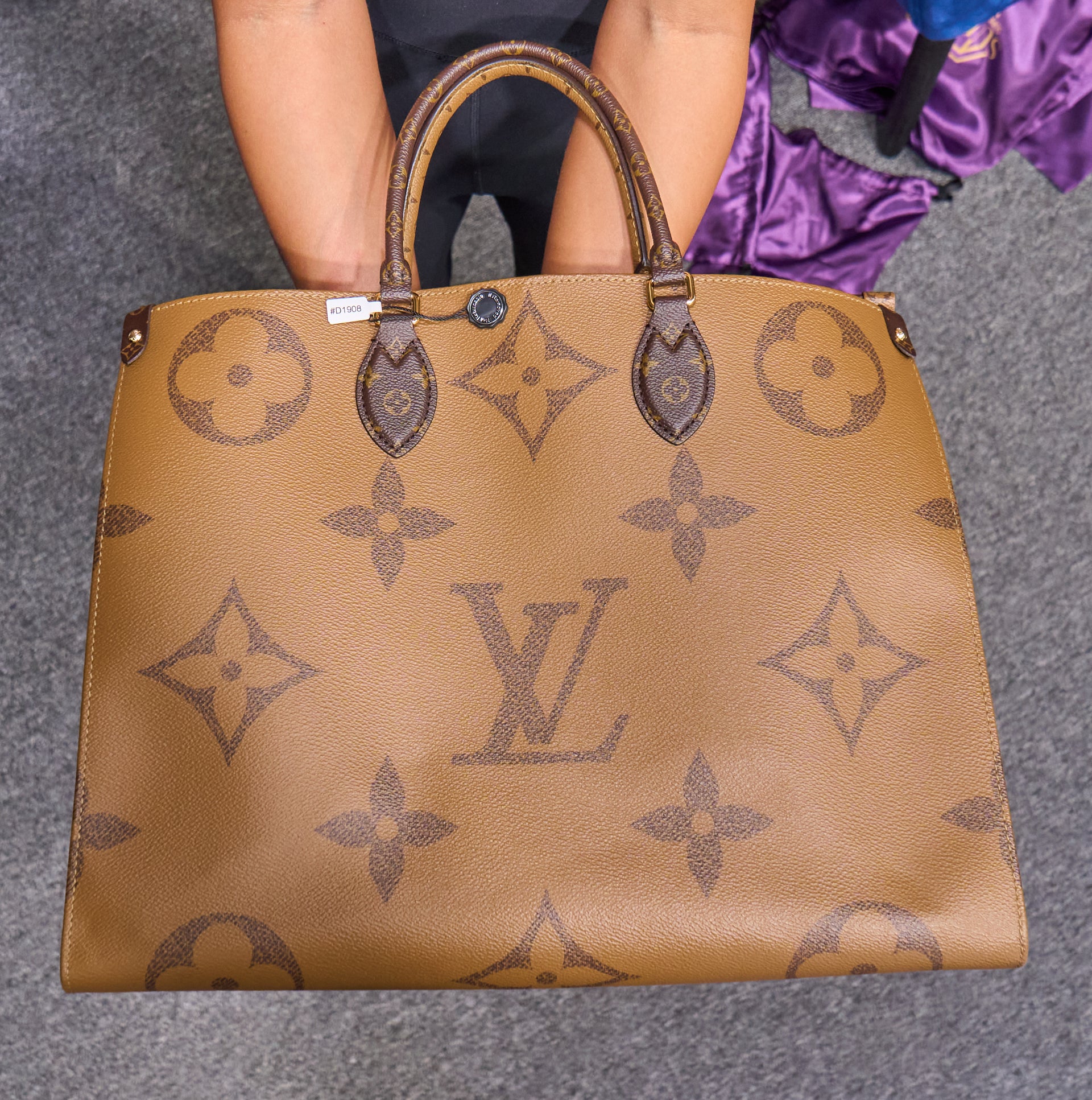 Louis Vuitton OnTheGo GM Monogram Giant Reverse