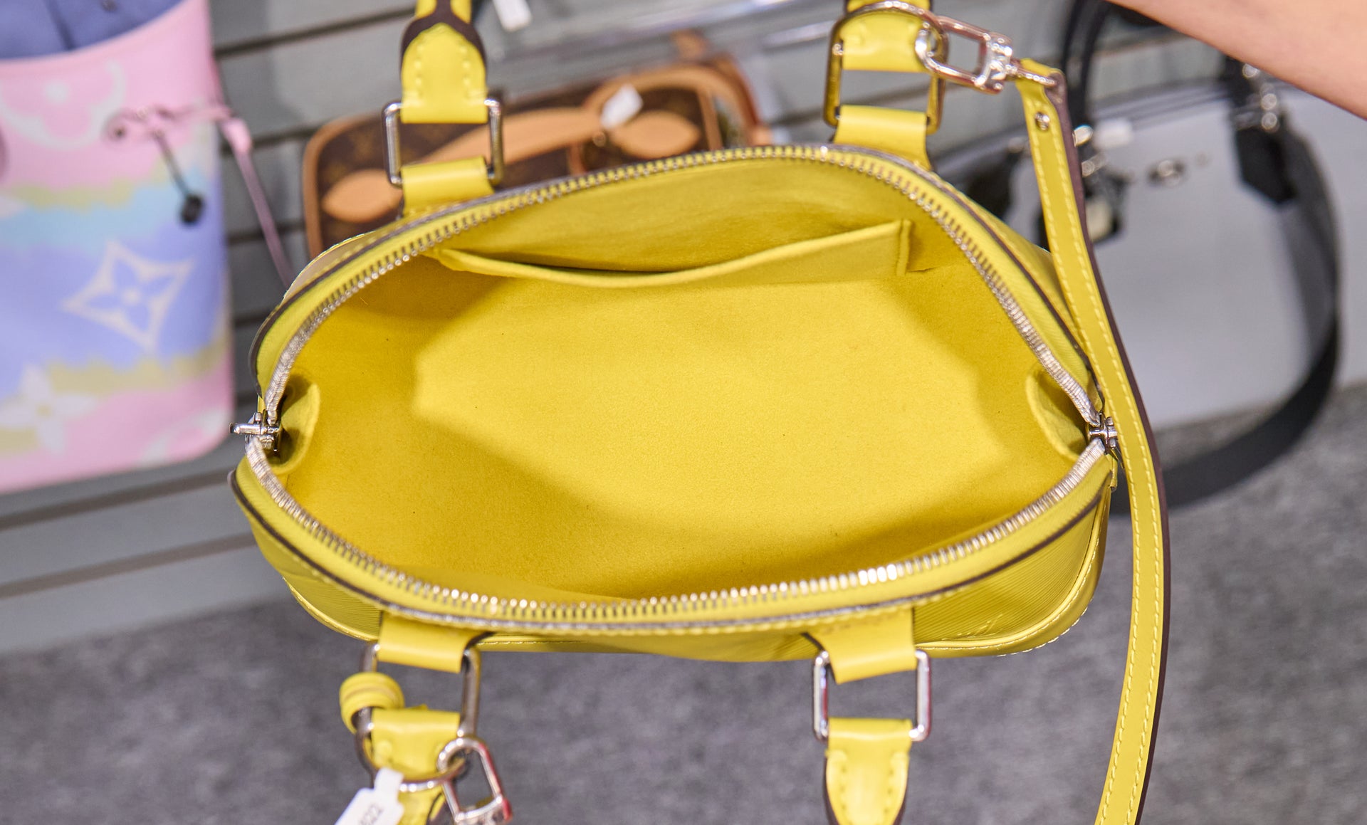 Louis Vuitton Alma BB Epi Pistache