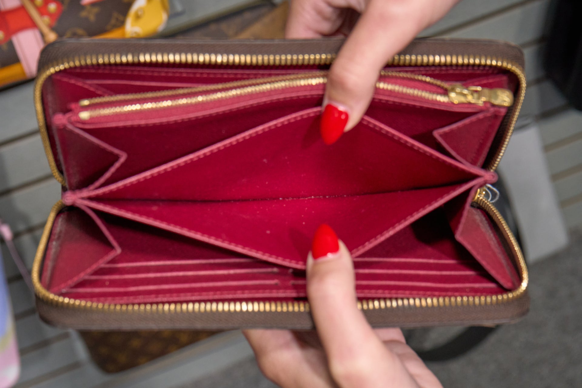 Louis Vuitton Zippy Wallet Monogram Fuchsia