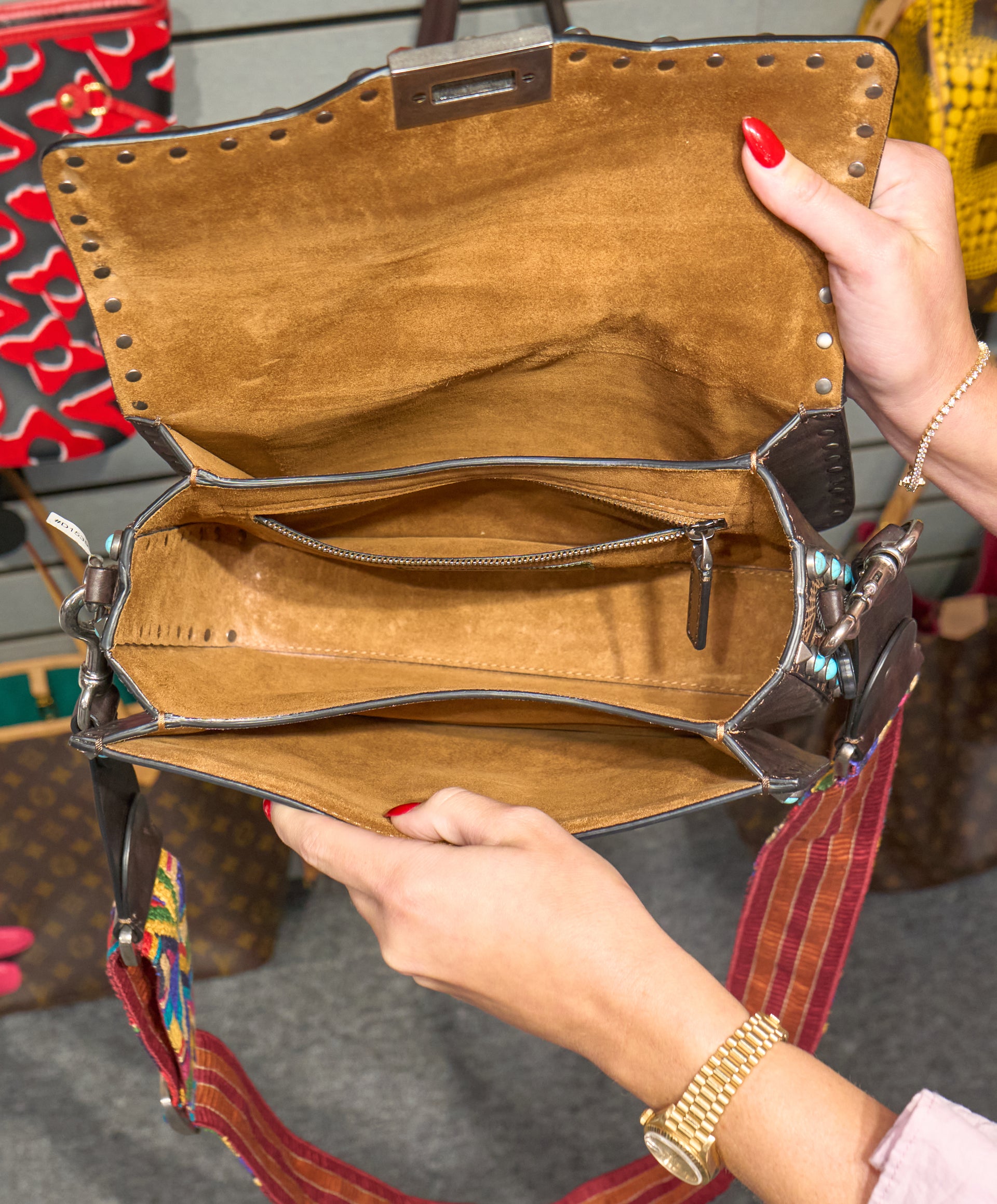 Valentino Guitar Rockstud Dark Brown