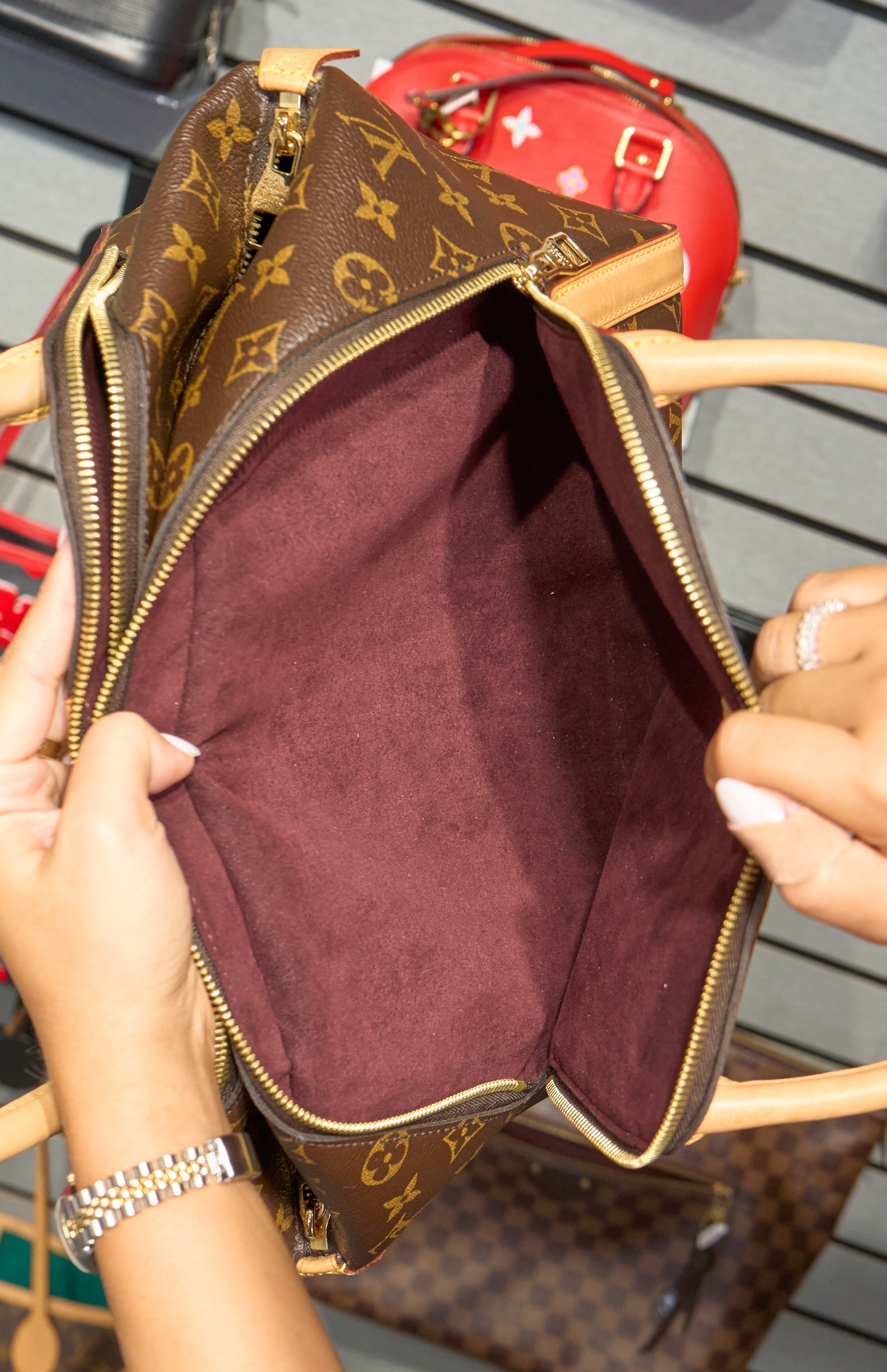 Louis Vuitton Marais MM Monogram