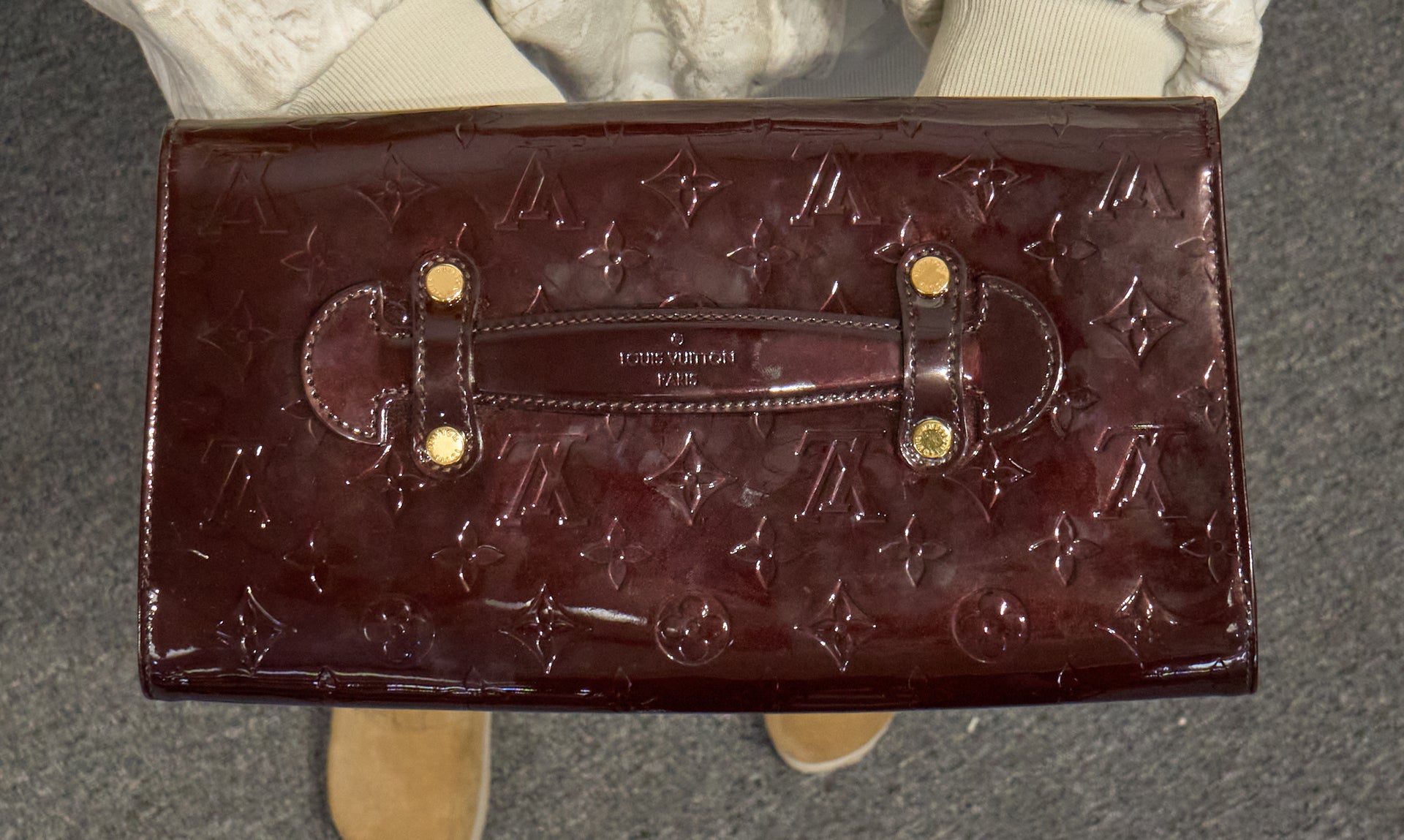 Louis Vuitton Robertson Clutch Monogram Vernis Amarante