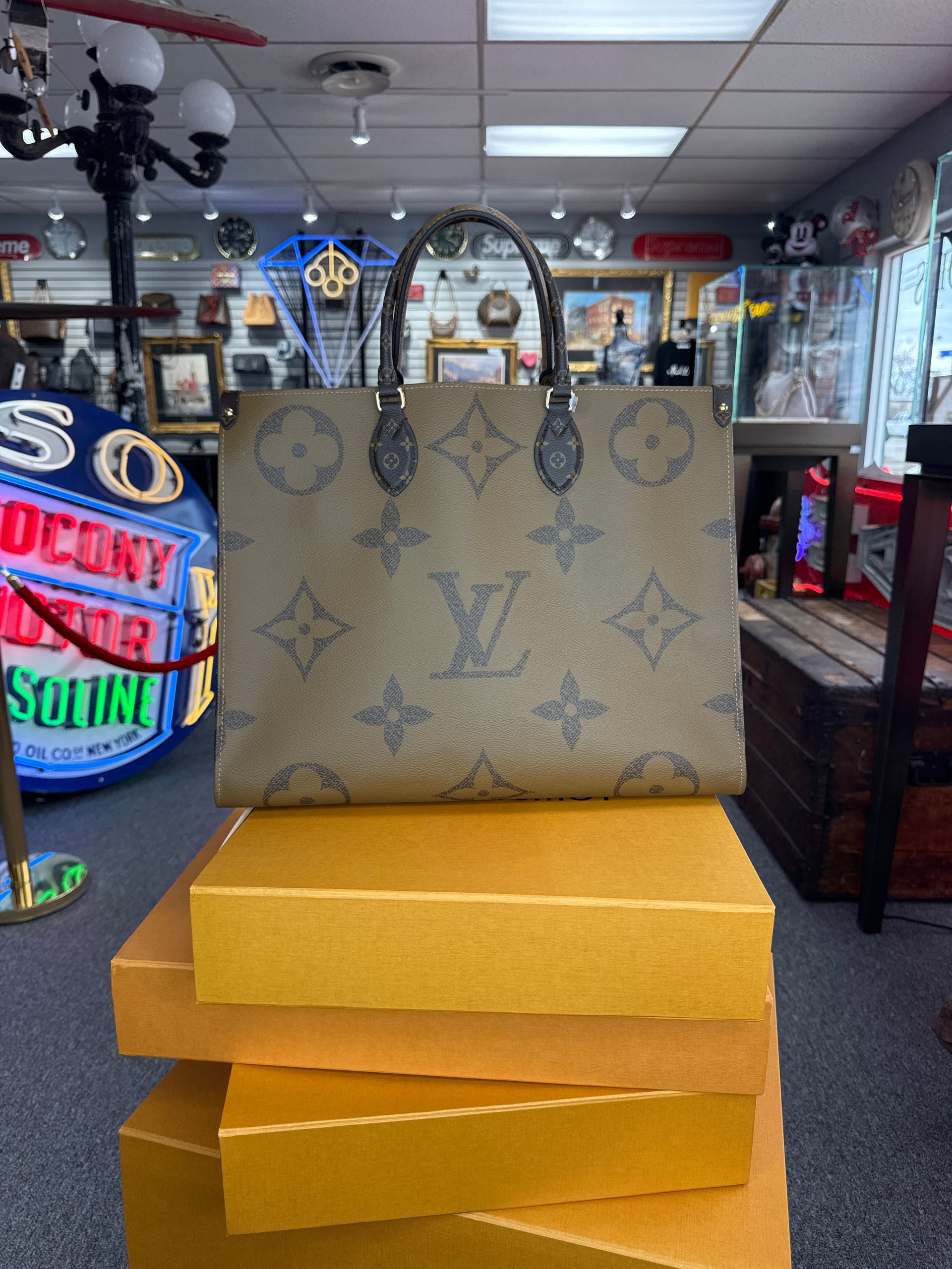 Louis Vuitton On the Go GM Monogram Reverse