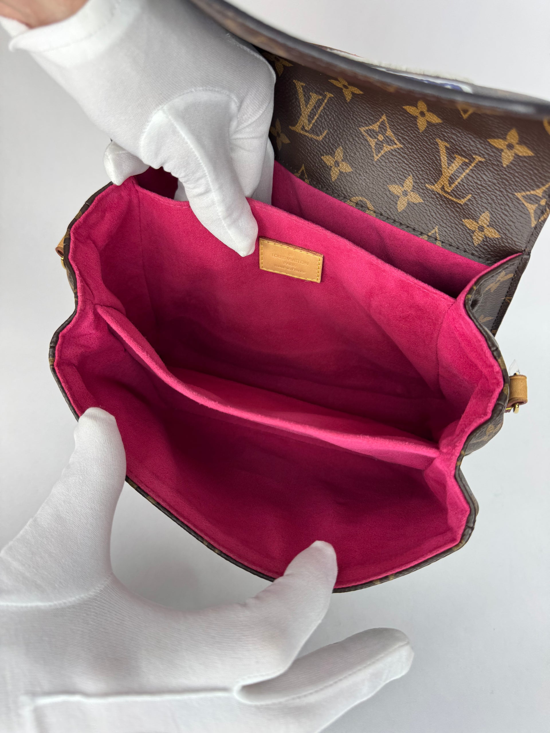 Louis Vuitton Monogram Patches Pochette Metis