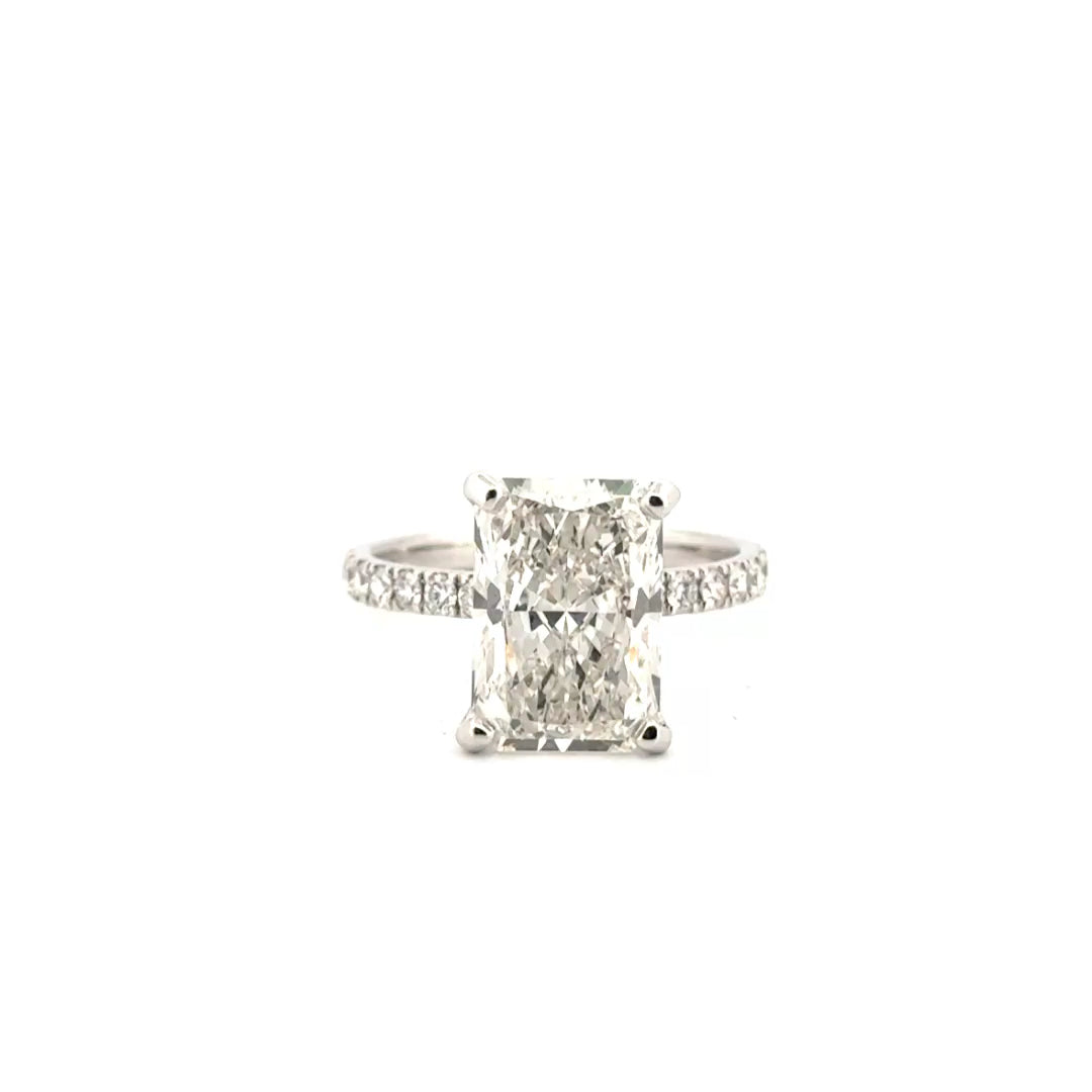 4.94 G VVS2 Lab Elongated Radiant in 14K White Gold Mounting Sz 7