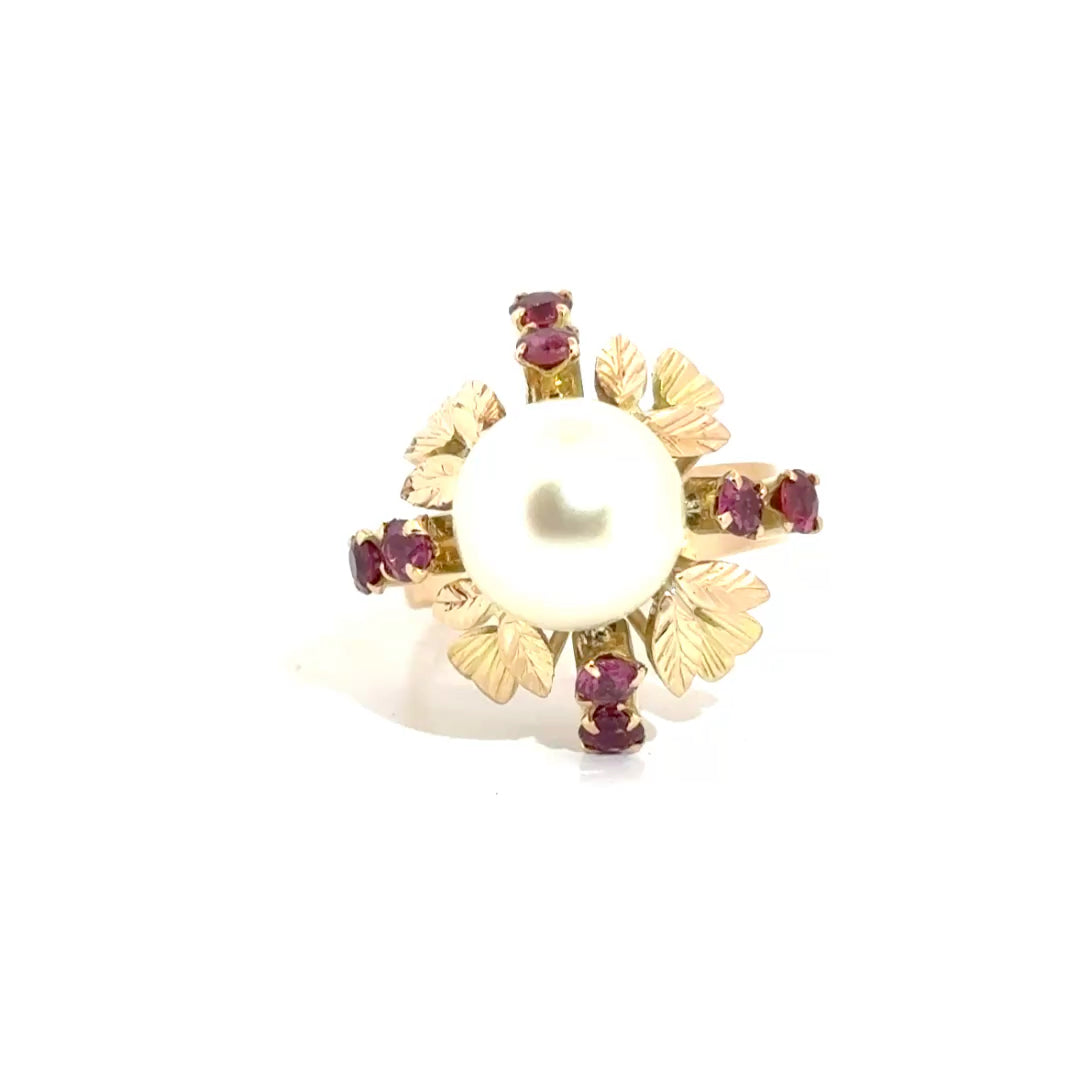 Pearl Cocktail Ring in 18K Yellow Gold