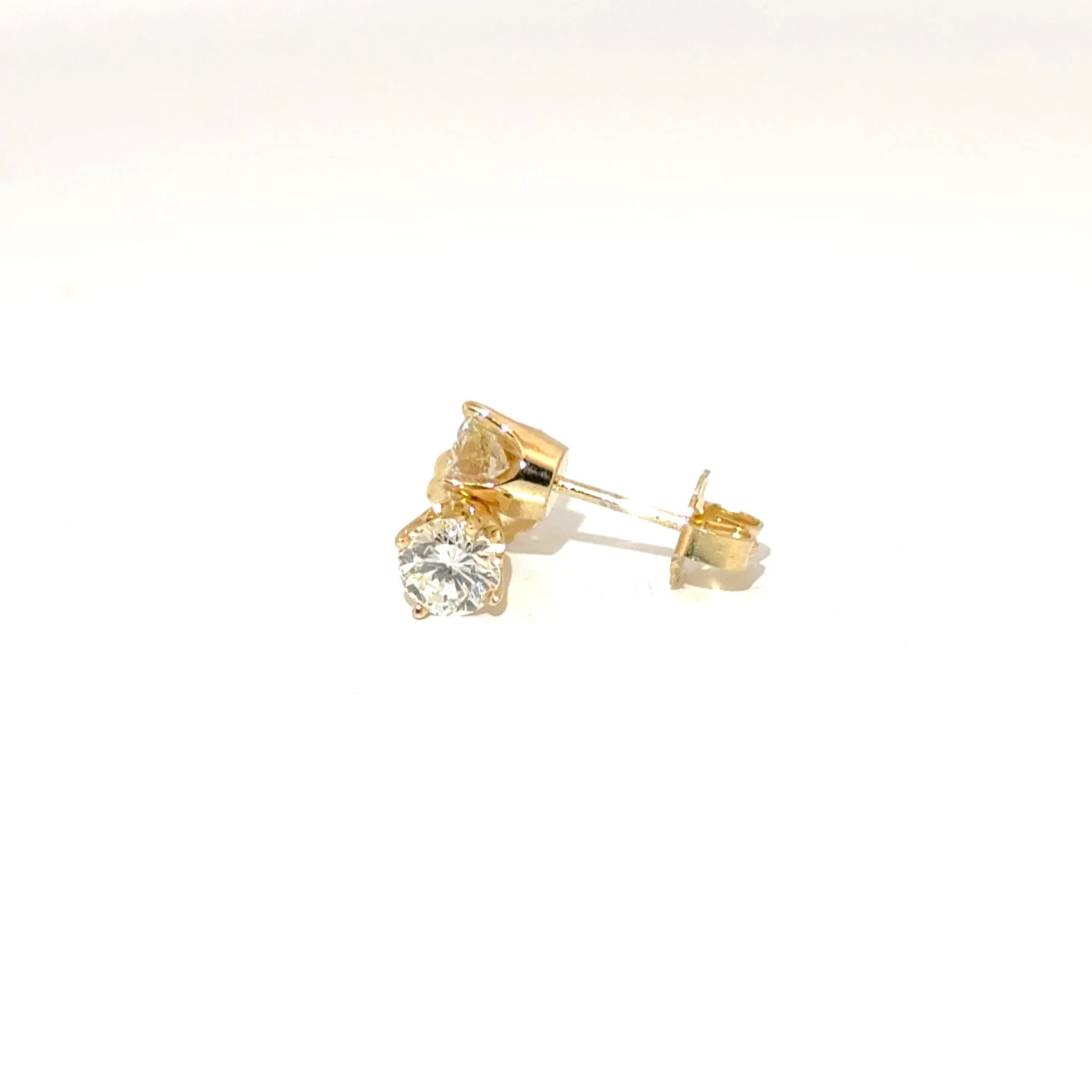 Approx. .75cttw Natural Diamond Ear Studs in 14K Yellow Gold