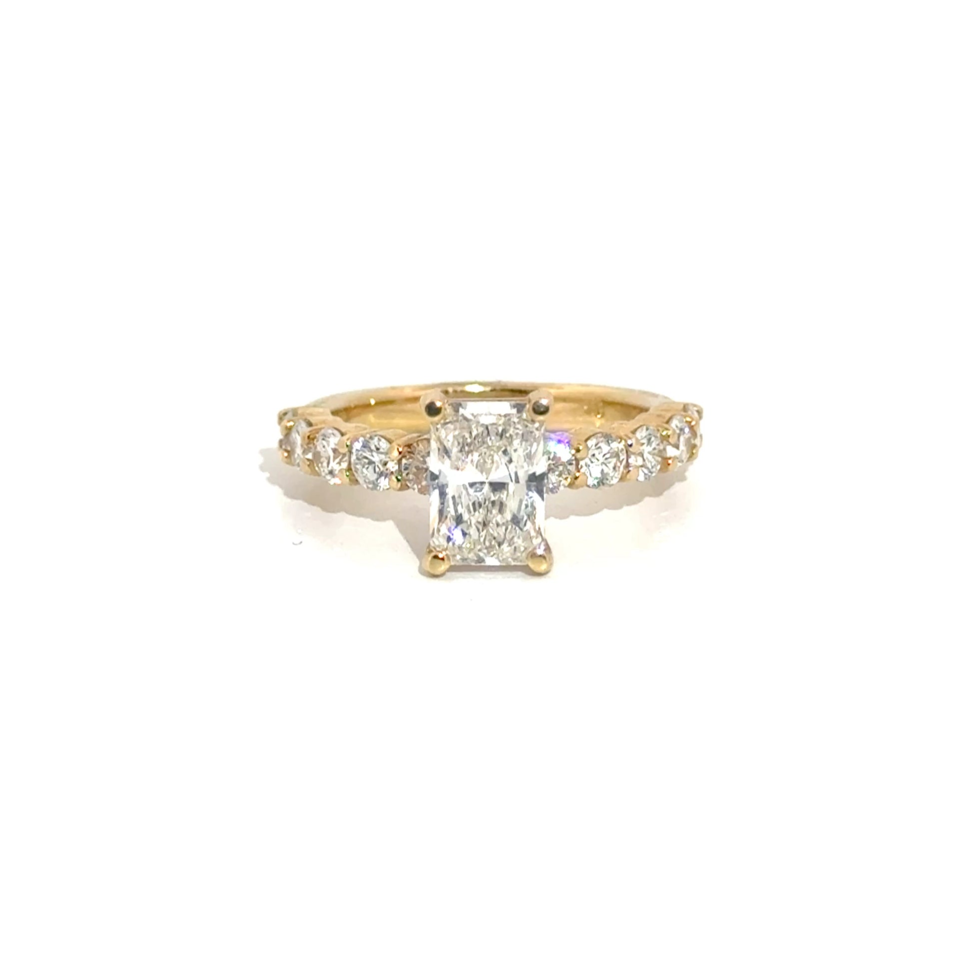 1.55ct. F VVS2 Lab Grown Elongated Radiant on 10pt Band in 14K Yellow Gold