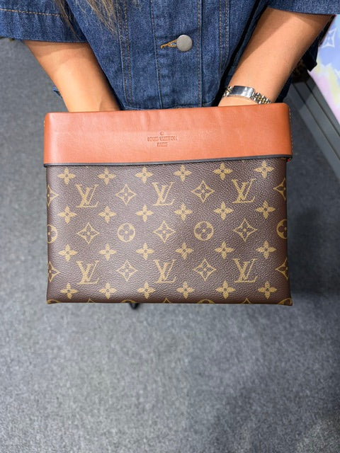 Louis Vuitton Tuileries Pochette Monogram Caramel