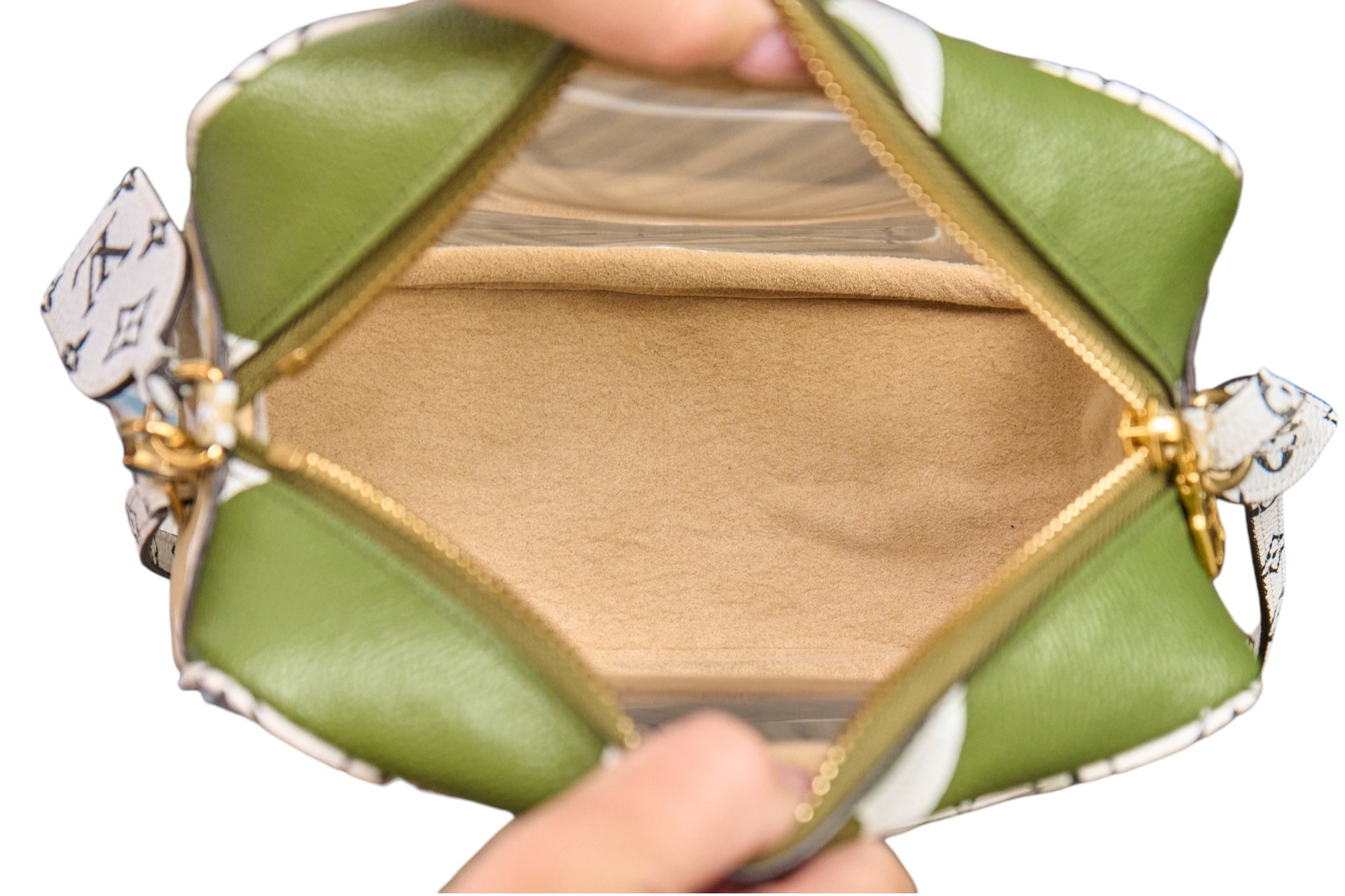 Louis Vuitton Beach Pouch Monogram Giant Khaki/White