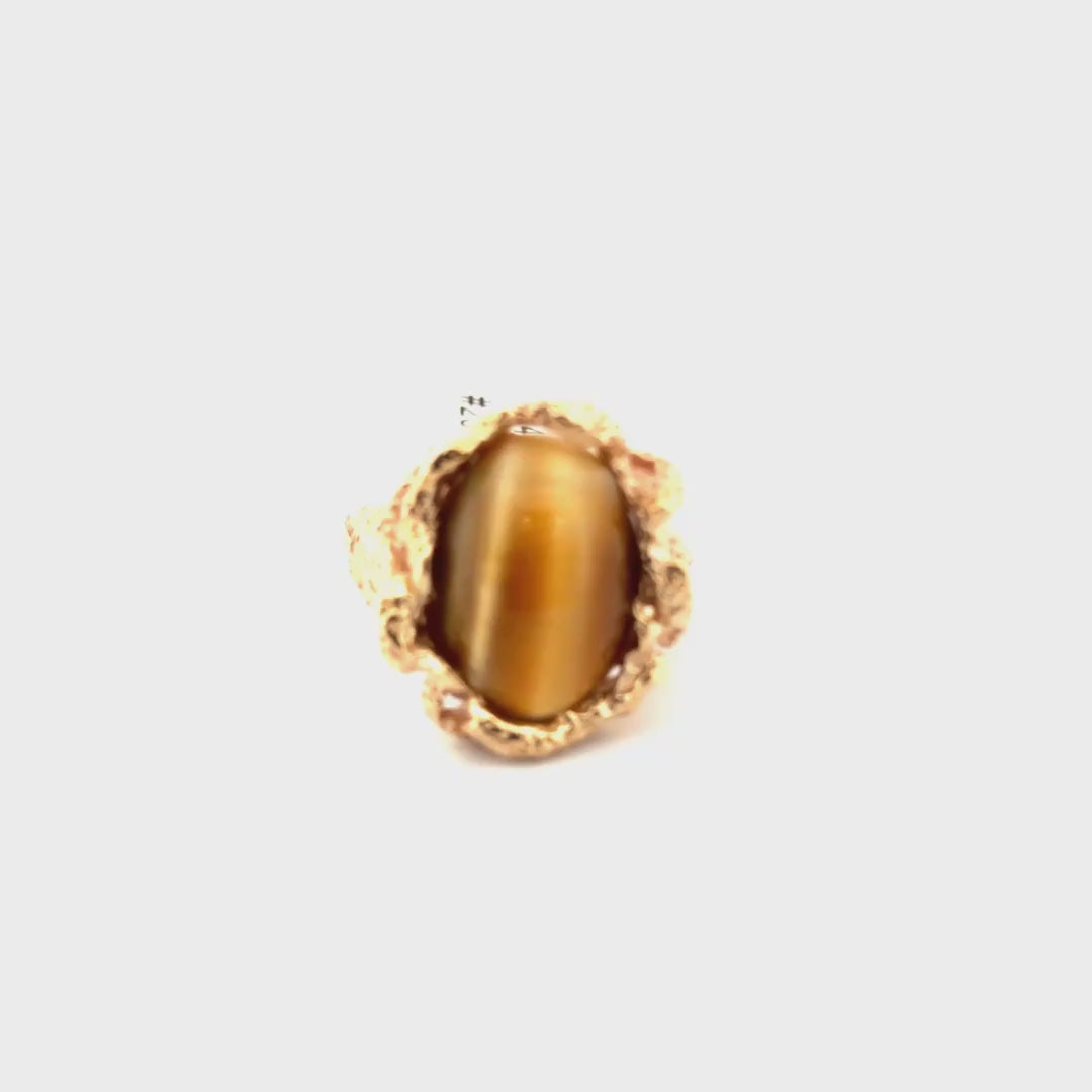 Tiger's Eye Cabachon Estate Ring Set in 14K Yellow Gold