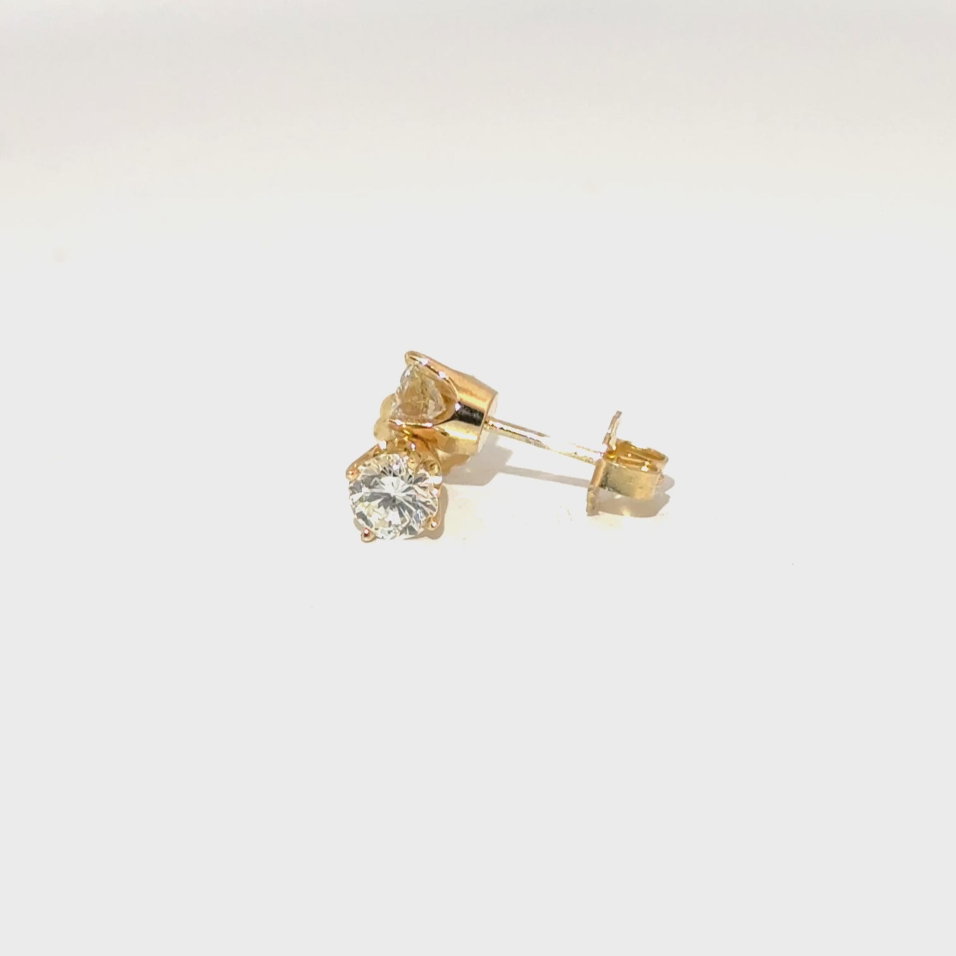 Approx. .75cttw Natural Diamond Ear Studs in 14K Yellow Gold