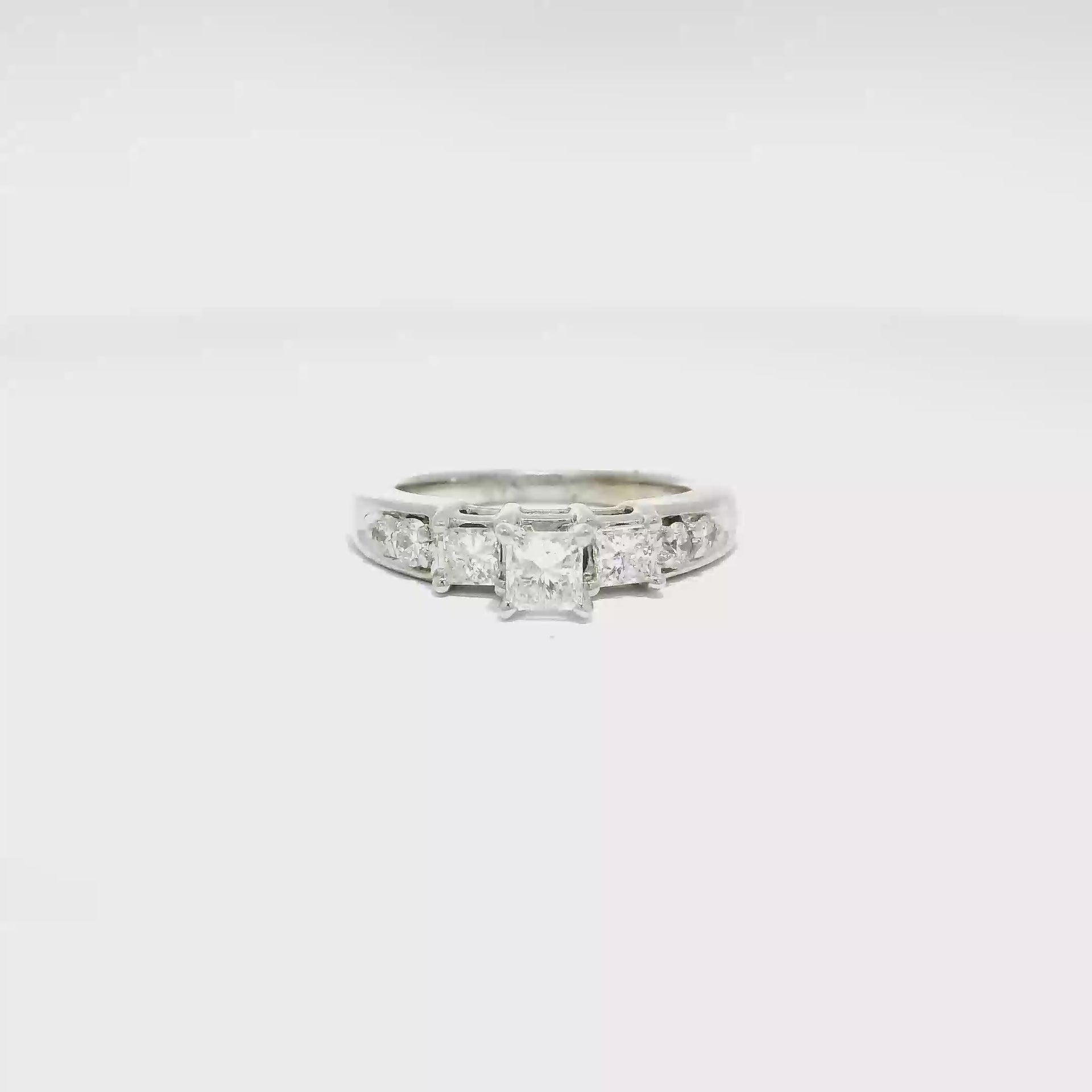 Diamond Ring Set in 14K White Gold