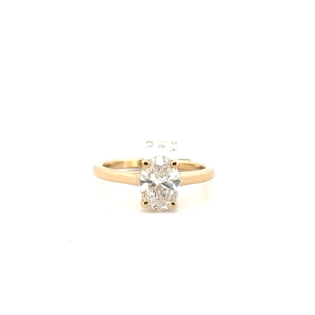 1.5ct. E VS1 Lab Grown Oval Solitaire Diamond Set in 14K Yellow Gold