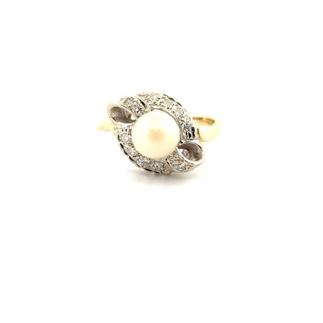 Cultured Akoya Pearl Ring set in 14K Yellow Gold Sz 6